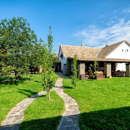 Dorf Ethno House *